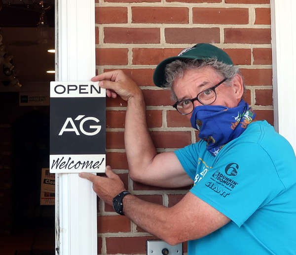 Artists' Gallery Reopening!